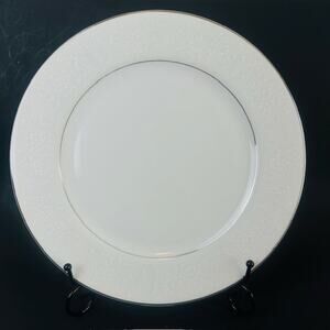 Crown Victoria Lovelace 1 Dinner Plate White Flowers & Urns, White Background